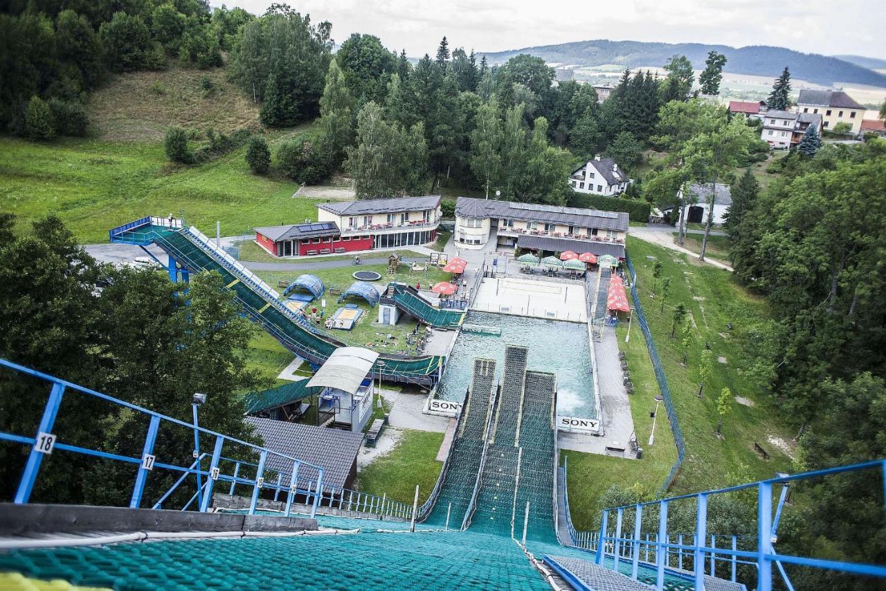 Penzion Acrobat Park Štíty Eksteriør bilde