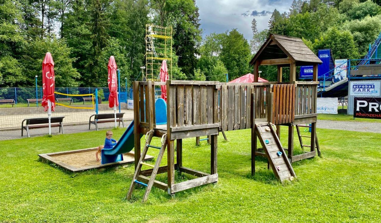 Penzion Acrobat Park Štíty Eksteriør bilde